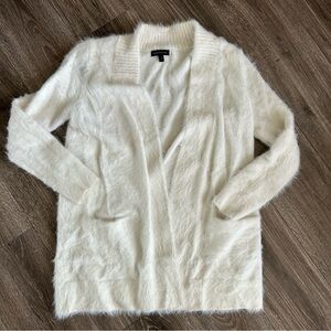 Banana republic white fuzzy cardigan sweater size medium